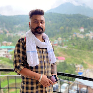 Meet your Posher, Singh